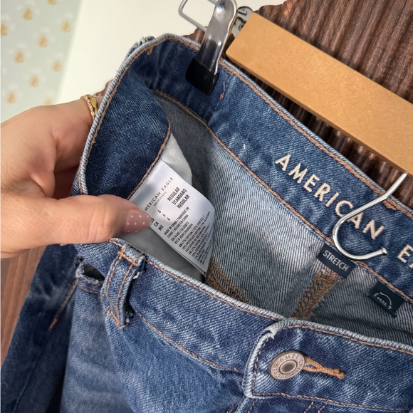 American Eagle women’s Stretch Denim cuffed Jeans size 6 - Picture 3 of 5